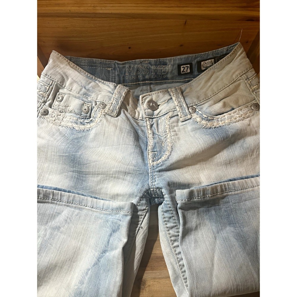 Miss Me Women's Blue Light Wash Skinny Slim Fit Low Rise 5-Pocket shorts